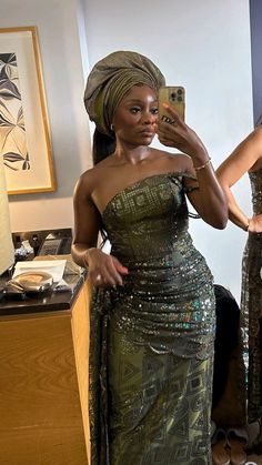 Nigerian Gowns Beautiful Dresses, Simple Nigerian Dress, Nigerian Wedding Guest Dress, Ghana Bridesmaid Dresses, Naija Dresses, Ghana Jollof, Nigerian Traditional Dresses, Nigerian Lace Dress, Nigerian Dress Styles