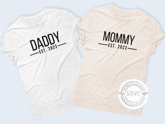 Welcome new parents into parenthood with these matching mom and dad shirts. Personalized baby shower or postpartum gift for couple that makes a great family coming home outfit. Gift for Father's day or Mother's day too! ♥Choose from MOM, MAMA, MOMMA, MOMMY, DAD, DADA, DADDY ♥Bella Canvas 100% Cotton shirts that are soft and comfortable ♥Unisex fit for a relaxed fit BRAND: Bella Canvas ❗❗TO ORDER: STEP 1: Choose Color/Size STEP 2: Choose wording STEP 3: under Personalization, enter year to custom Mom And Dad Coming Home Shirts, Motherhood University, Mom And Dad Shirts, Postpartum Gift, New Parents Gift, Dad Shirts, Hospital Outfit, Matching Mom, Personalized Baby Shower