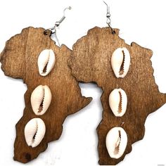 Brown African Earrings With Cowrie Beads. #4 African Earrings Handmade, Home Made Earrings, African Inspired Jewelry, African Map, Waist Jewelry, African Accessories, Wooden Pattern, Seashell Earrings, African Earrings