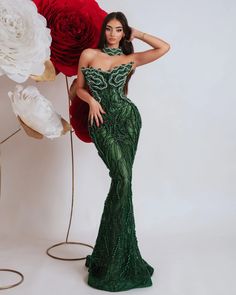 Taxes + Livraison incluses ! Long Strapless Dress, Veil Hairstyles, Green Dresses, Ankle Length Dress, Column Dress, Princess Wedding Dresses, Princess Wedding, Draped Fabric, Formal Looks