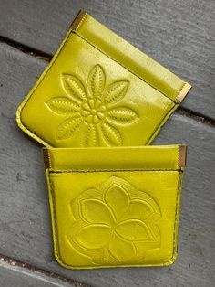 "Hello! I'm so happy and proud to bring you these authentic hand crafted coin purses, genuine leather, made in the city where I was born... Listing is for one small leather coin purse, authentic leather, hand crafted in Mexico 🇲🇽 Perfect to carry out that extra change, keys, ear pods etc.. Perfect little gift!! These little coin purse, have been crafted for many many years by Mexican artisans in the beautiful state of Gto. ( My place of birth ), ... so I can assure you that you're acquiring an Ear Pods, Beautiful Purse, Small Coin Purse, Leather Coin Purse, Coin Bag, Coin Purses, Small Purse, Friend Birthday, So Happy