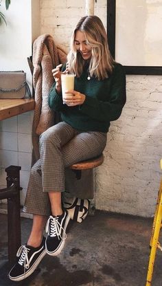 How To Wear Vans, Vans Outfit, Trik Fotografi, Winter Mode, 가을 패션, Looks Style, Outfit Casual, Looks Vintage