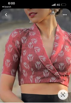 Blouse Designs High Neck, Cotton Blouse Design, New Saree Blouse Designs, Traditional Blouse Designs, Latest Model Blouse Designs, Fashionable Saree Blouse Designs, Blouse Design Images, New Blouse Designs, Blouse Designs Indian