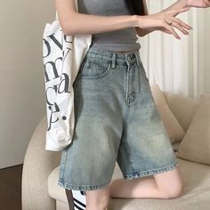 https://shoptery.com/collections/aesthetic-fashion/products/baggy-blue-jorts?ref=6l38yava Baggy Jeans Outfit Summer, Baggy Shorts Outfit, Baggy Jeans Shorts, Shorts Aesthetic, Vintage Denim Shorts, Summer Trousers, Pants Streetwear, Jeans Woman, Baggy Shorts