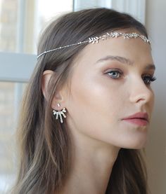 Simply precious! Dainty and sweet, this bridal forehead crown is embellished with sparkly crystals so you'll feel like the true goddess you are on your special day! Perfect for the bohemian bride, or even matched with a modern wedding look. Fits so many different hairstyles too. Available in silver, gold or rose gold - please choose the metal finish you'd like from the drop down menu. --------------------------------------------------------------- Measurements: This headband comes with a chain e Forehead Crown, Forehead Headband, Gold Ear Jacket, Crown Silver, Bride Headband, Bride Headpiece, Crystal Chandelier Earrings, Bohemian Bridal