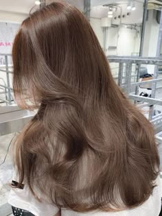 winter Korean hair color: matte, ash brown Macchiato Brown Hair, Dark Sandy Brown Hair, Pearl Beige Hair, Macchiato Hair, All Brown Hair, Brown Beige Hair, Brown Dyed Hair, Latte Hair Color, Beige Brown Hair