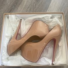 Size 36 1/2 Good Condition 2010 Heels, Women High Heels, Heels Stilettos, Louboutin Heels, Christian Louboutin Heels, Mexican American, Book Decor, Louboutin Shoes