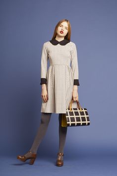 Orla Kiely campaign shoot for AW 15, photography by Olivia Bee Charming Outfits, Uk Autumn, Dreamy Wardrobe, Women's Runway Fashion, Grey Tights, Friendship Photography, Wool Tights