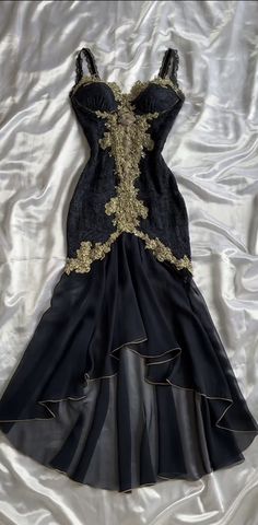 Prom Dresses Ruffles, Dresses Ruffles, Lace Prom Dresses, Chique Outfits, Prom Dress Inspiration, Cute Prom Dresses, Pretty Prom Dresses, Black Chiffon