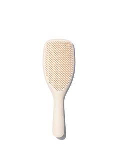 A super-sized version of the ultimate detangling brush, specially designed for long, thick, or curly hair. This innovative brush features a patented two-tier system where the longer bristles easily remove knots and reduce breakage and the shorter teeth leave hair smooth and shiny. The flexible design prevents pulling and damage, making this brush ideal for use on fine or fragile hair. Reduces breakage and improves shine Easily removes knots Waterproof and recommended for use in the shower Tangle Teezer, Violet Grey, Hair Smooth, Detangling Brush, Self Tanner, Foto Ideas Instagram, Birthday List, Flexible Design, Anti Frizz Products