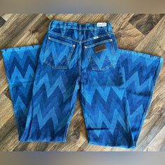 Wrangler Wonderer 622, Chevron Design, Brand New With Tags Western Style Blue Jeans For Rodeo, Western Style Blue Bottoms For Rodeo, Blue Western Style Bottoms For Rodeo, Blue Western Bottoms For Rodeo, Western Blue Bottoms For Rodeo, Casual Blue Bottoms For Rodeo, Wrangler Jeans Women's, Red Denim Jeans, Red Jeans