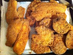 some fried food is sitting in a box