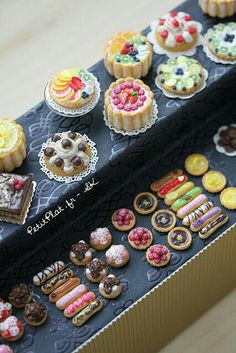 there are many different types of cupcakes in the box