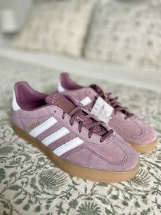 Dusty plum adidas are going to be perfect for fall Work Fits, Hype Shoes, Adidas Gazelle, Shoes Shoes, Fitness Inspo, Tennis Shoes, Be Perfect, Fig