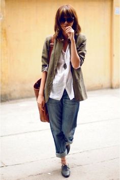 what to wear with baggy jeans 50+ best outfits #outfit #casual #jeans Italy Street Fashion, Look Jean, Trendy Swimwear, Mode Casual, Looks Street Style, Tomboy Fashion, Looks Style, Mode Inspiration, Dandy