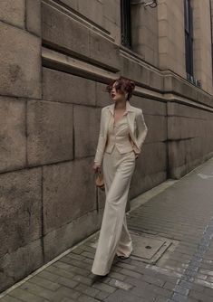 Mode Hippie, Woman Suit Fashion, Classy Work Outfits, Stylish Work Outfits, Moda Vintage, 가을 패션, Wide Pants, Professional Outfits, Suit Fashion