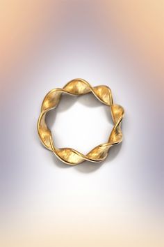 18k yellow gold ring made in Italy, 14k solid gold band. Italian gold ring in 14k or 18k solid gold, twisted gold band, Italian fine jewelry Stackable gold ring made in Italy. Alternative wedding ring available in 18k or 14k solid gold. A beautifully well-crafted wave ring. A solid gold ring with a combination of raw and polished finishes. ❥ Details Band measurements: approx. 5,2 mm wide Material: 14k solid gold , 18 solid gold Color: white gold, yellow gold and rose gold Sizes available: choose 14k Gold Spiral Rings, Twisted 14k Gold Ring, Modern Twist Spiral Jewelry In 14k Gold, Spiral 14k Gold Ring, Twisted 14k Gold Rings With Modern Twist, Modern Twist 14k Gold Twisted Ring, Modern Twist Yellow Gold Twisted Stackable Rings, Elegant Gold Spiral Stackable Rings, Modern Twist Yellow Gold Bands As Gift