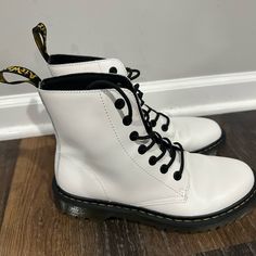 Dr. Doc Martens Boots Size 9 Women Zavala Combat Boot Leather White New No Flaws No Box White Leather Lace-up Boots For Fall, White Leather High-top Combat Boots, White High-top Leather Combat Boots, White Leather Ankle Combat Boots, White Lace-up Ankle Boots With Reinforced Heel, White Lace-up Winter Boots, White Lace-up Boots For Winter, White High Ankle Boots With Laces, White Medium Width Lace-up Boots