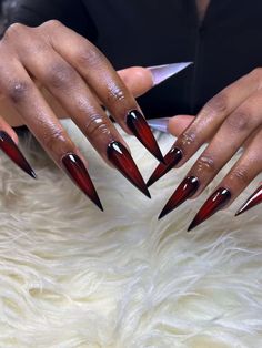 Dark Red Stilleto Nails, December Stiletto Nails, Acrylic Nails Stiletto Design, Black And Red Nail Designs Acrylics, Black And Red Stiletto Nails, Red And Black Stiletto Nails, Red Black Ombre Nails, Burgundy Stiletto Nails, Dark Red Stiletto Nails