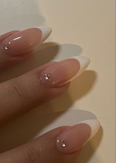 Natural Nail Paint Ideas, How To Cut Nails Shape, Aesthetic Nails Vintage, Nails Ideas Basic, Simple Bling Nails, Milky Nails With Glitter, Nails Inspiration French, Poly Gel Nail Ideas, Nails Inspo White