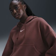 Grounded in style, comfort and versatility, meet our take on luxury loungewear. Our roomiest fit paired with exaggerated details (like the oversized pocket and taller ribbing) ensures this hoodie is anything but basic. All that's left to decide is whether to style it with the matching sweats or other pieces from your wardrobe. Athleisure Sweatshirt With Pockets, Leisure Hoodie With Ribbed Cuffs, Sporty Oversized Activewear With Kangaroo Pocket, Oversized Athleisure Activewear With Kangaroo Pocket, Sporty Oversized Top With Kangaroo Pocket, Athleisure Outerwear With Kangaroo Pocket For Loungewear, Oversized Cozy Hooded Activewear, Cozy Oversized Hooded Activewear, Nike Winter Leisure Sweats