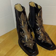 Snake Skin (Possibly Python) Panels With Rhinestone Embellishments Appliqu Calf High Square Toe Made In Italy Vintage Western, Cowboy, Cowgirl, Ranch Attire. Great For A Costume, Rodeo, Square Dancing Designer Embellished Black Boots, Embellished Leather Boots With Snip Toe, Embellished Leather Boots With Pointed Toe, Western Style Leather Evening Boots, Leather Rhinestone Boots For Evening, Luxury Black Boots With Rhinestones, Elegant Leather Boots With Rhinestones, Ranch Attire, Snakeskin Cowboy Boots