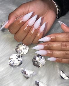 @alexismpins Short Coffin Nails Designs, Sassy Nails, Ombre Acrylic Nails, Vibrant Nails, Almond Acrylic Nails, Neutral Nails, Hot Nails