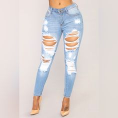 Size 9 Jeans Not 8. Poshmark Didn’t Give An Option For A Size 9 .. New Without Tags And All My Items Come From A Smoke And Pet Free Home Extreme Ripped Jeans, Light Blue Ripped Jeans, Ripped Jeggings, Best Jeans For Women, Blue Ripped Jeans, Jeans Fashion