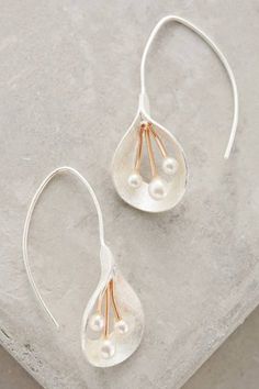 Calla Pearl Drops #anthrofave Metal Clay Jewelry, Leather Crafts, Pearl Drop Earrings, Jewelry For Women, Silver And Gold, Accessories Jewelry, Modern Jewelry, Clay Jewelry, Metal Jewelry