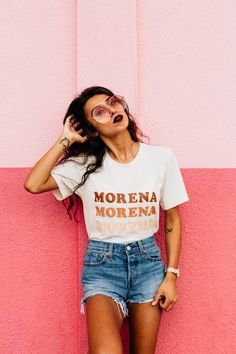 College Image, Mexican Shirts, Latina Fashion, Moda Vintage, Spanish Style, Dark Souls, Mode Inspiration, Autumn Fashion Women, Shirt Outfit