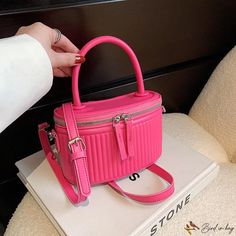 Bird in Bag - New handheld box bag fashion popular single shoulder crossbody bag lunchbox bag simple makeup bag Trendy Portable Bucket Box Bag, Trendy Top Handle Box Bag, Simple Makeup Bag, Lunchbox Bag, Lunch Box Bag, Street Trends, Coach Swagger, Box Bag, Coach Swagger Bag