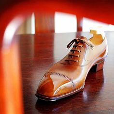 569 mentions J’aime, 32 commentaires - Yohei fukuda (@yoheifukudashoemaker) sur Instagram : "Heritage Collection / Celeste #yoheifukuda #bespokeshoes #heritage #collection #antique #brown…" Yohei Fukuda, Ascot Shoes, Classic Gentleman, Gents Shoes, Classy Shoes, Elegant Shoes, Heritage Collection