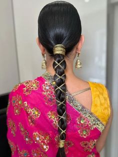 Wedding guest with punjabi braid Bubble Braid Indian Wedding, Hairstyles For Lohri, Punjabi Style Hairstyle, Choti Hairstyle With Gota, Mehendi Braid Hairstyles, Indian Braid Hairstyles Wedding, Braid For Indian Wedding, Gotta Hairstyle, Punjabi Jaggo Hairstyles