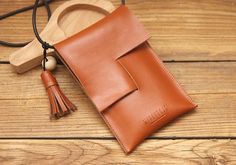 Cute Brown LEATHER WOMEN Cell Phone SHOULDER BAG Small Crossbody Purses FOR WOMEN Crossbody Phone Purse, Felt Necklace, Small Crossbody Purse, Heavy Bags, Purse Crossbody, Crossbody Bag Women, Phone Purse, Felt Bag, Leather Crossbody Purse