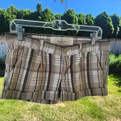 "These are one of the most recognizable Y2K staples, super short and perfect brown plaid! They are gentle vintage condition, the color has muted a bit, no holes or stains. Faux back pockets. Size- 2 16\" Waist 18\" Hip  7' Rise 2.5\" Inseam 9\" Length Front 10\" Length Back 11\" Leg Opening Some strech in the waist much more in the rest of the shorts." Plaid Shorts Outfit, Iconic Y2k, Vintage Abercrombie, Fashion Bug, Brown Shorts, Brown Plaid, Plaid Shorts, Y2k Vintage, Short Outfits