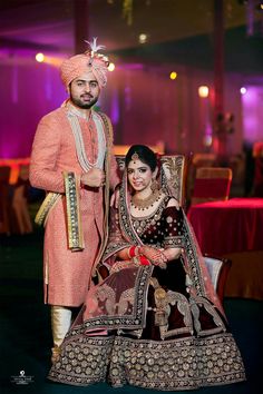 Pinterest • @bhavi91 Marriage Photoshoot Indian, Funny Wedding Poses, Hindu Wedding Photos, Engagement Portraits Poses, Single Pose, Marriage Poses