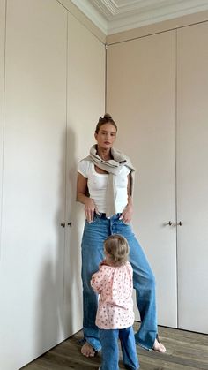 Jason Statham Rosie Huntington, Rose Huntington, Rosie And Jason, Jason Statham And Rosie, Rosie Huntington Whiteley Style, Rosie Hw, Mother Son Photography, Mother Daughter Photography, Mum Fashion