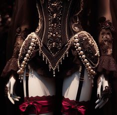 Moulin Rouge Fashion, Dark Cabaret Outfit, Cabaret Goth Outfit, Cabaret Aesthetic Outfit, Goth Circus Outfit, Burlesque Outfit Classy, Burlesque Show Outfit, Cabaret Outfit Ideas, Gothic Party Corset With Boning