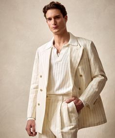 Casual White Suits, Luxury Timeless Linen Suits, Luxury White Linen Suits, Classic Cream Linen Suit, Gold And White Outfit, Single-breasted Linen Suits For Tailoring, Cream Linen Single-breasted Suit, Linen Suit Men, Casual Suits Men