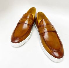 Style: 529-32-Cognac Soft Calfskin slip-on Penny Slot Loafer from our Maurice collection, features full Calfskin lining and an Athletic Inspired Rubber Sole! Cordovan Shoes, Shoe Horn, Shoe Tree, Horse Hair, Suede Shoes, Shoe Box, New Shoes, Cognac, Leather Shoes