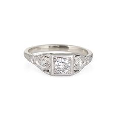 an art deco style diamond ring