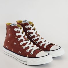 Converse Chuck Taylor All Star Hi High Top Clubhouse Red Oak Brown / Egret / Trailhead Gold Canvas Women's Sneakers A03403f Nwt Brand: Converse Model: Chuck Taylor All Star Hi Style Code: A03403f Color: Red Oak / Egret / Trailhead Gold Gender: Unisex, Listed As Women's Shoes. Size Guide: Us Women's 7 / Us Men's 5 / Uk 5 / Eur 37.5 / Cm 24 We Make The Shoe. You Make The Stories. We Could Tell You That It’s The Og Basketball Shoe, Created Over 100 Years Ago. Or That The Design Has Largely Stayed T Casual Burgundy High-top Sneakers, Casual University Red High-top Sneakers With Cushioned Footbed, Casual Burgundy Sneakers With Cushioned Footbed, Converse Model, Converse Brown, Gold Canvas, 100 Years Ago, Converse Chuck Taylor All Star, Us Man