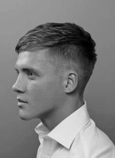 Peaky Blinders Hair, Haircuts For Straight Fine Hair, Straight Fine Hair, Fine Hair Men, Braid Hairstyle Ideas, Prom Hair Styles, Hairstyles Simple, Hairstyles Girl, Fine Straight Hair