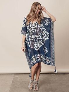 15 sugestões elegantes de saída de praia e kaftan ⋆ De Frente Para O Mar Lace Beach Wear, Chiffon Beach Cover Up, How To Wear Cardigan, Chiffon Cover Up, Maxi Kimono, Boho Midi Dress, Ethnic Dress