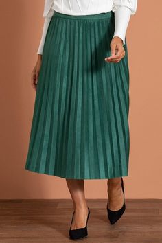 Building your capsule wardrobe, you need one of our luxe suedette pleated midi skirts that can be dressed up or down. We have added a concealed side zip for a clean finish and the raw cut hemline adds a stylish statement. Casual Boho Style, Skirts Pleated, Rose Skirt, Rose T Shirt, Petite Coat, Midi Skirts, Tshirt Skirt, Pleated Midi Skirt, Boho Casual