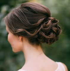 28 Prettiest Wedding Hairstyles Every Bride Should Consider. To see more: http://www.modwedding.com/2014/10/03/28-prettiest-wedding-hairstyles-every-bride-consider/ #wedding #weddings #hairstyle Simple Bridal Hairstyle, Classic Wedding Hair, Gorgeous Hairstyles, Romantic Wedding Hair, Hair Guide, Messy Hair, Fancy Hairstyles, Bridal Hair And Makeup