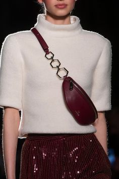 Aigner at Milan Fashion Week Fall 2019 - Details Runway Photos Fashion Blogger Outfit, Skirt And Sneakers, Milan Fashion Weeks, 가을 패션, Mode Inspiration, Milan Fashion Week, Leather Accessories, Sling Bag