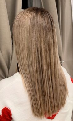 #airtouch #shatush #blondehairstyles #blondebeige #hairstyles #hairtransformations #hairvideo Blond Z Odrostami, Shatush Hair, Blond Hairstyles, Balayage Straight Hair, Dark Blonde Hair Color, Dirty Blonde Hair, Highlights Brown Hair, Dark Blonde Hair, Dirty Blonde