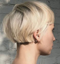 French Pixie Haircut Straight Hair, A Line Pixie, Very Short Bob Haircuts, Super Short Bob, Micro Bob, Edgy Short Hair, Haircut Inspiration, Haircut And Color, Penteado Cabelo Curto