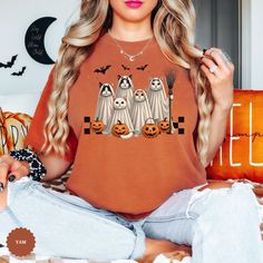 This adorable shirt is perfect for Halloween season! 💕 The Comfort Colors t-shirts are made of high-quality cotton and come in various sizes and colors. 💕 If you have any questions or requests, please feel free to contact us. We hope you enjoy browsing our shop and find something you love! 💕 FEATURES: - Sizes offered: Please see the sizes we offer per the dropdown menu - Colors: Please see the dropdown menu and photos - Material: 100% Garment-dyed soft ring spun fabric - Style: Short Sleeve U Retro Ghost, Chat Halloween, Cat Lover Shirt, Ghost Cat, Cat Halloween, Ghost Shirt, Ghost Halloween, Cat T Shirt, Soft Ring